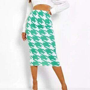 NWT - Boohoo - Oversized Dogtooth Print Basic Midi Skirt - Size 6